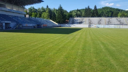 (FOTO) SRC ''Slavija'' se zazelenio tokom pauze, počela zamjena busena, Prva liga Republike Srpske
