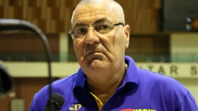 Repeša na klupi Pezara