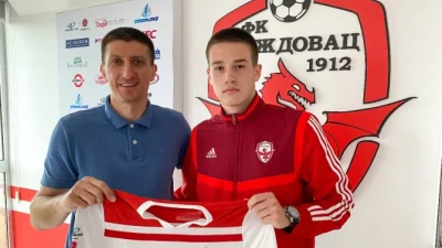 Talentovani Lazar Popović potpisao četvorogodišnji profesionalni ugovor sa Voždovcem
