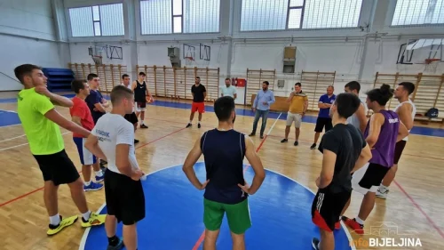 Radnik cilja Premijer ligu, Prva liga RS