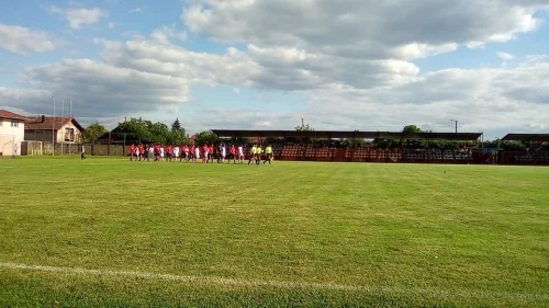 Predrag Kićić sudi derbi između Lokomotive i Omladinca