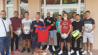 FSRS donirao dresove i lopte za FK Glama