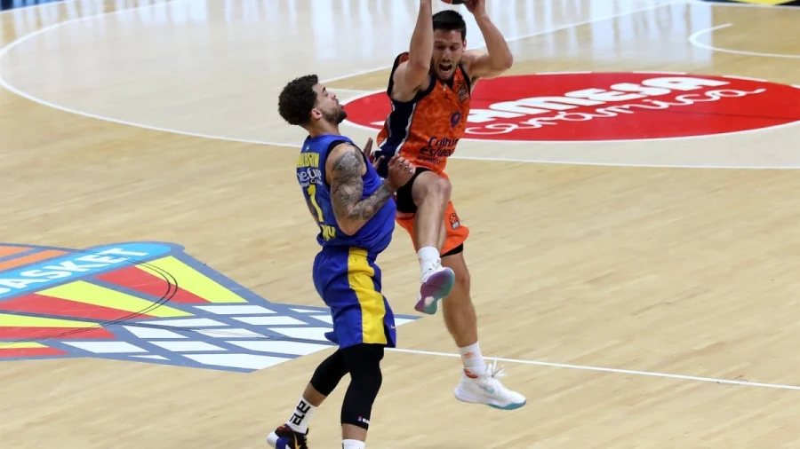 EL: Van Rosom heroj Valensije, Real siguran protiv Fenera, Euroleague