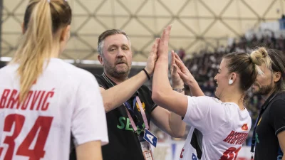 Johansonu uručen otkaz, Adžić uručio ostavku