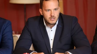 Petev ispred Barbareza