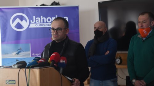Jedna karta za četiri centra