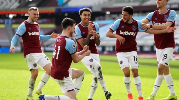 Mojes nadmudrio Murinja i nastavio pohod ka TOP4, Engleska: Premier League