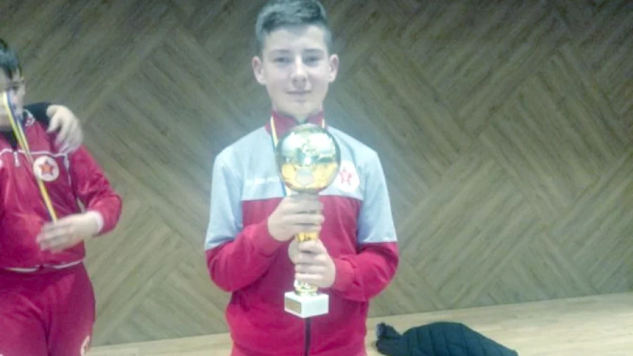 Eldar Mehić kod Erbeza, Razvojna Premijer liga, pioniri