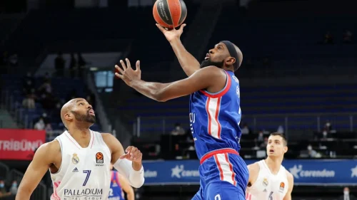 EL: Meč karijere Singltona i odlični Micić i Simon, vodili Efes do F4