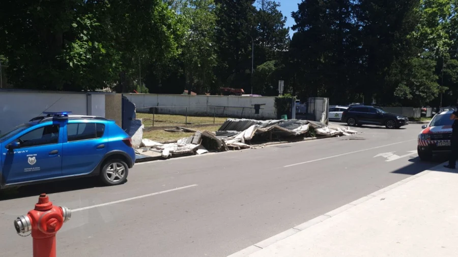 Srušio se zid stadiona Arsenala, Druga 2.CFL