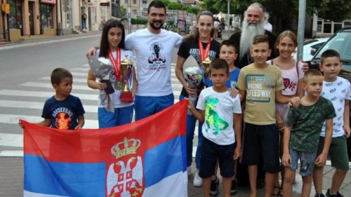 Doček za Anastasiju i Draganu