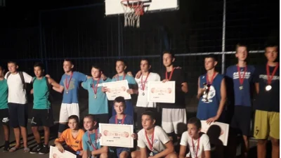  Leo i Orlovi frend trevel najbolji basketaši