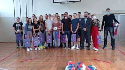 Vranješ dijelio lopte osnovcima, m:tel Premijer liga BiH