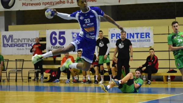 Leo gleda sa vrha tabele, Premijer liga BiH