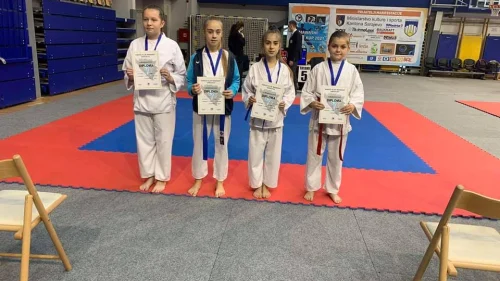Pet medalja za Slaviju na Mavaši kupu
