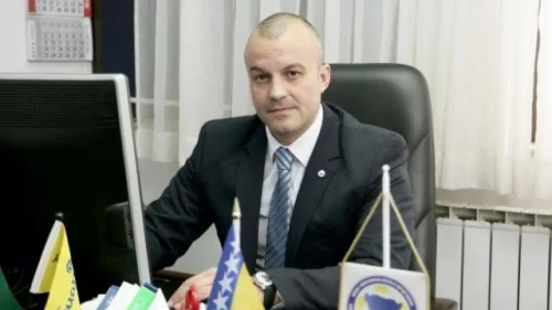 Elmir Pilav kontroliše Feliksa Briha