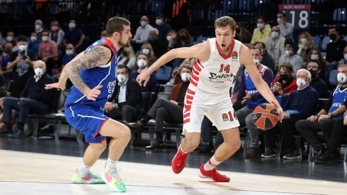 EL: Efes fenomenalnom 4/4 došao do ubjedljive pobjede