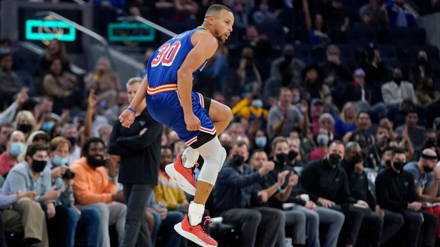 Pregled NBA lige: Nevjerovatni Kari, Finiks u top formi i Klivlendove muke