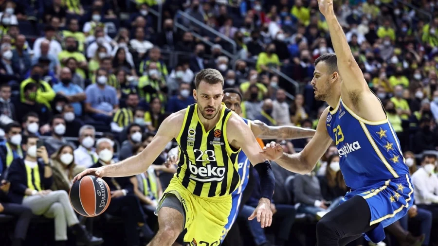 EL. Treća uzastopna pobjeda Fenera, Efes siguran