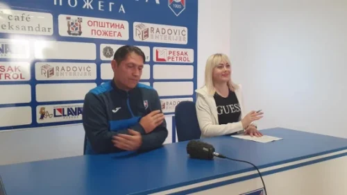Požega okovana snegom i ledom