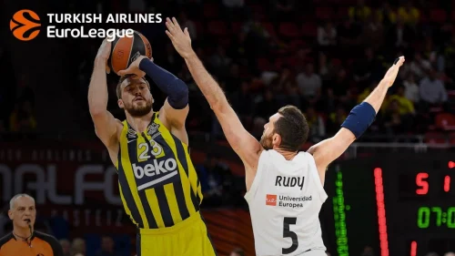 EL: Maestralni Gudurić bacio Armani na koljena i odveo Fener do nove pobjede