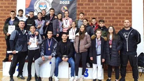 Dobojski karatisti osvojili deset medalja na prvenstvu Republike Srpske
