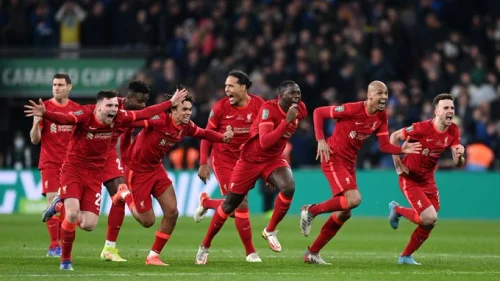 Tuhelu prisjela izmjena, Liverpulu kup nakon spektakularnog finala, Engleska: Premier League