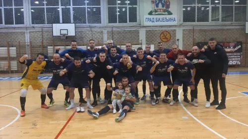 Radnik na bod od titule i Premijer lige, Prva liga RS