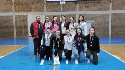Vlaseničke srednjoškolke blistaju zlatnim sjajem