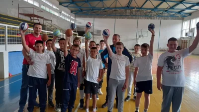 Rukometne lopte za osnovce u Istočnoj Hercegovini (FOTO)