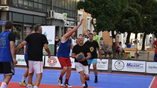 Ambasador Jaćimović zaigrao na turniru 3x3 lige Srpske