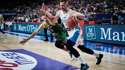 Deda mu  Srbin, on igra protiv Srbije