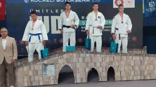 Luka Ilić bronzani na Balkanu