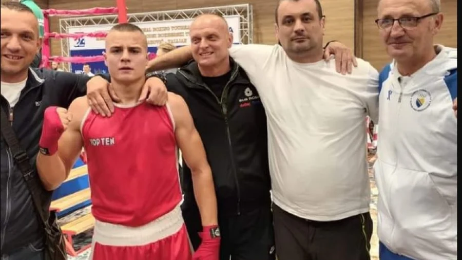 Mičić bolji, Mađar slavio sudijskom odlukom