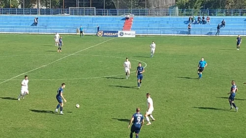 Radnički sa igračem manje naneo poraz Grafičaru