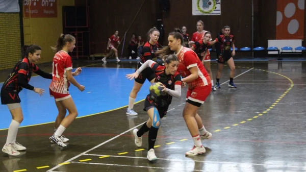 Mira lako pala, Premijer liga za žene