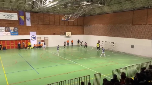 Romović sa sto ruku, Radnik bolji od Doboja, Premijer liga BiH