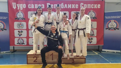 Osam šampionskih titula Famosu