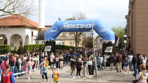 Stamenkovićeva i Gutić prvi kroz Derventu