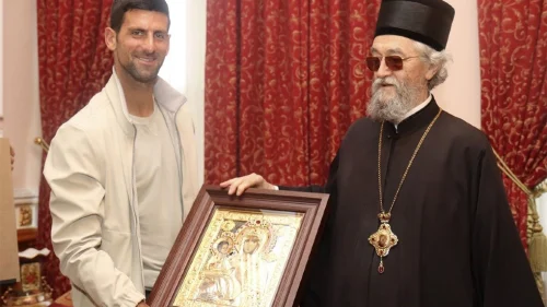 Đoković kod episkopa Jefrema, dobio ikonu Bogorodice Trojeručice