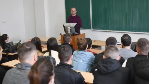 Ljevnaić sa studentima Ekonomskog fakulteta Istočno Sarajevo