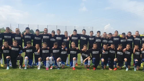 Dječaci Ilićke i Radnika odali počast žrtvama tragedije u Beogradu, Predpionirska liga RS - grupa Istok