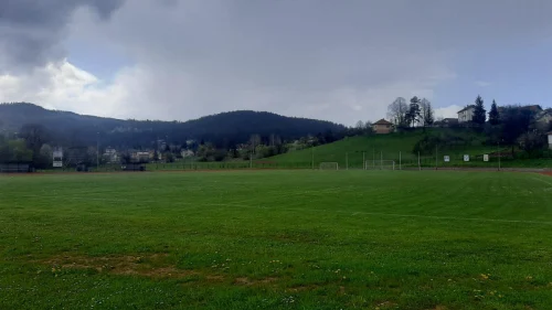 Sutra potpisivanje ugovora o izgradnji terena sa vještačkom travom na Palama, Druga liga RS – Istok