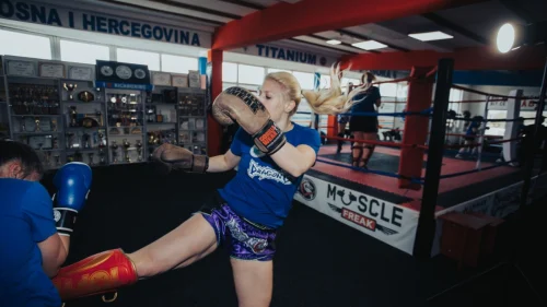 Žene na marginama kikboksa:  Prikazan prvi film o sportkistkinjama koje uvijek donose medalje