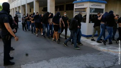 Grčka policija blokira puteve i pretresa hotele, uzima se DNK osumnjičenih; Bed blu bojsi označeni kao pretnja