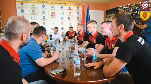 Prvi potpisi u Mrkonjić Gradu, Prvenstvo BiH