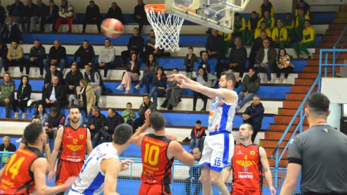 Mladost nadigrala Leotar