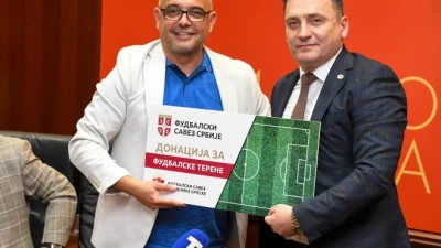 Fudbalski savez Srbije donirao pola miliona eura Fudbalskom savezu Republike Srpske