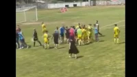 Prekid utakmice u Foči: Utrčao sa tribine, pa udario igrača Bosne i poslao ga u bolnicu