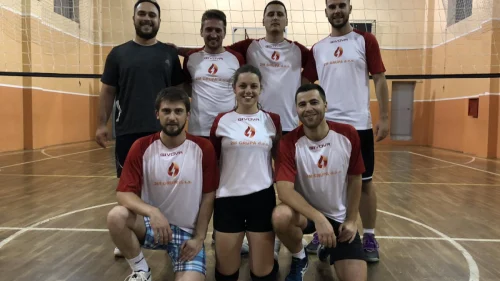 Zahuktava se odbojkaški turnir u Kasindolu: 2M krenuo sa dvije pobjede